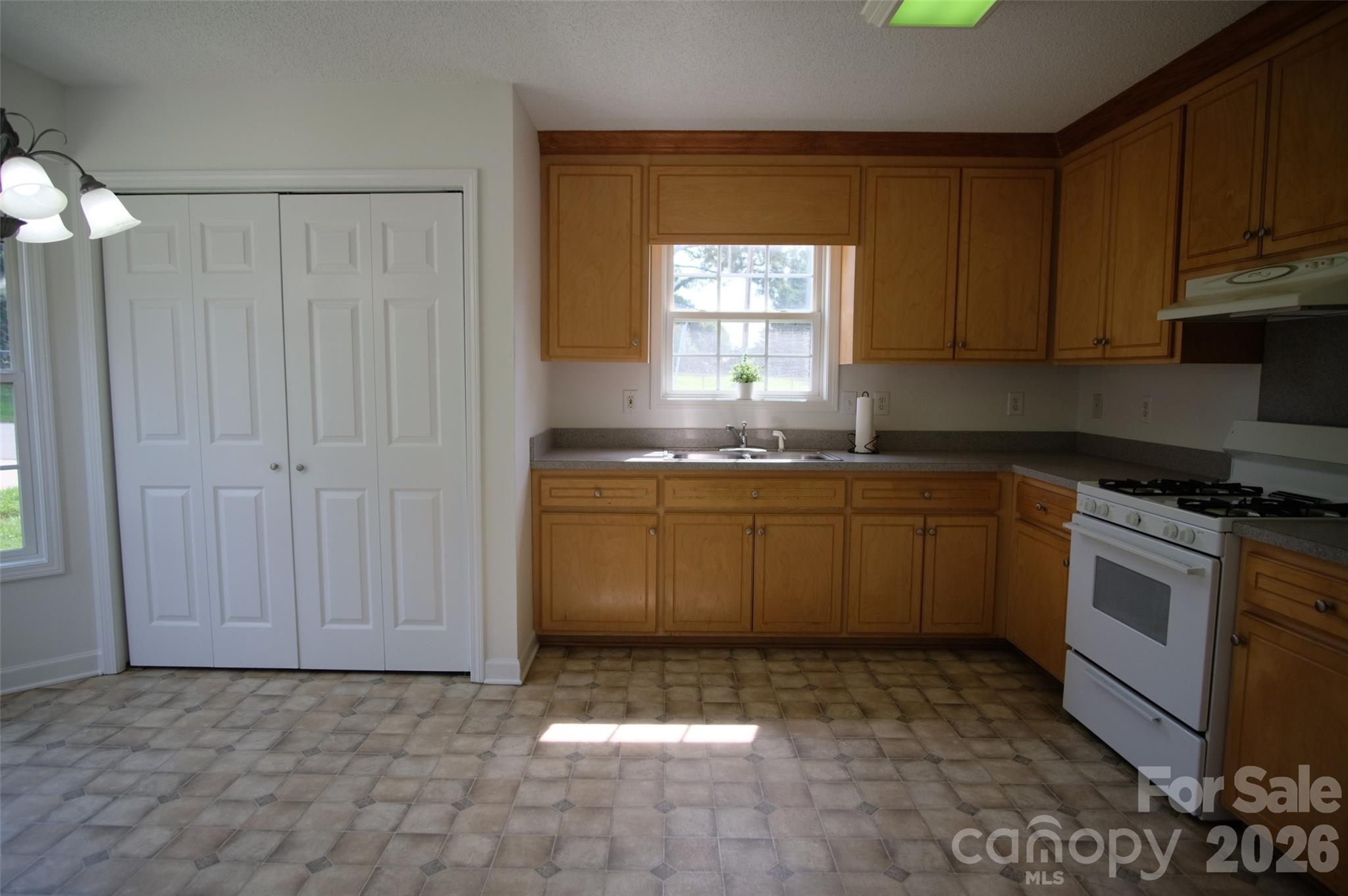 318 Huffman Road Gastonia, NC 28056 - Photo 11 of 26