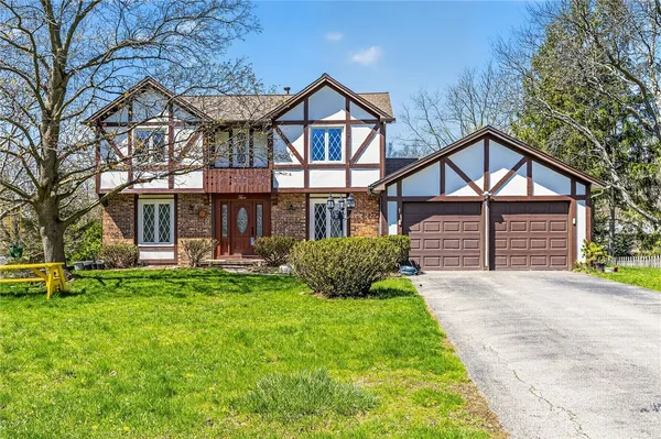 $449,900 | 5 Chesham Way, Perinton, NY 14450