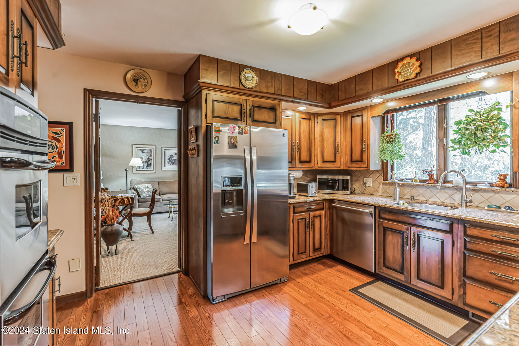 55 Buttonwood Road Staten Island, NY 10304 - Photo 17 of 41 2048x1365-55_Buttonwood_Rd__Staten_Islan