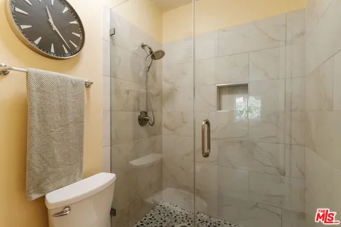 $629,000 | 15023 Sherman Way, Unit E, Van Nuys, CA 91405