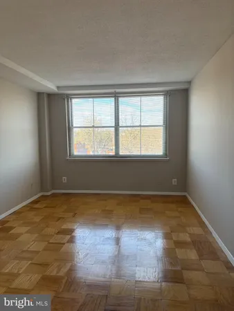 $1,950 | 2030 North Adams Street, Unit 1008, Arlington, VA 22201