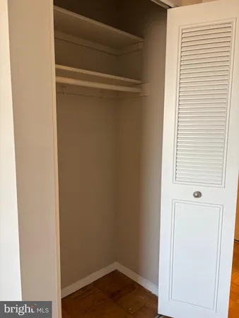 $1,950 | 2030 North Adams Street, Unit 1008, Arlington, VA 22201