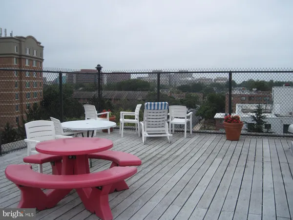 $1,950 | 2030 North Adams Street, Unit 1008, Arlington, VA 22201