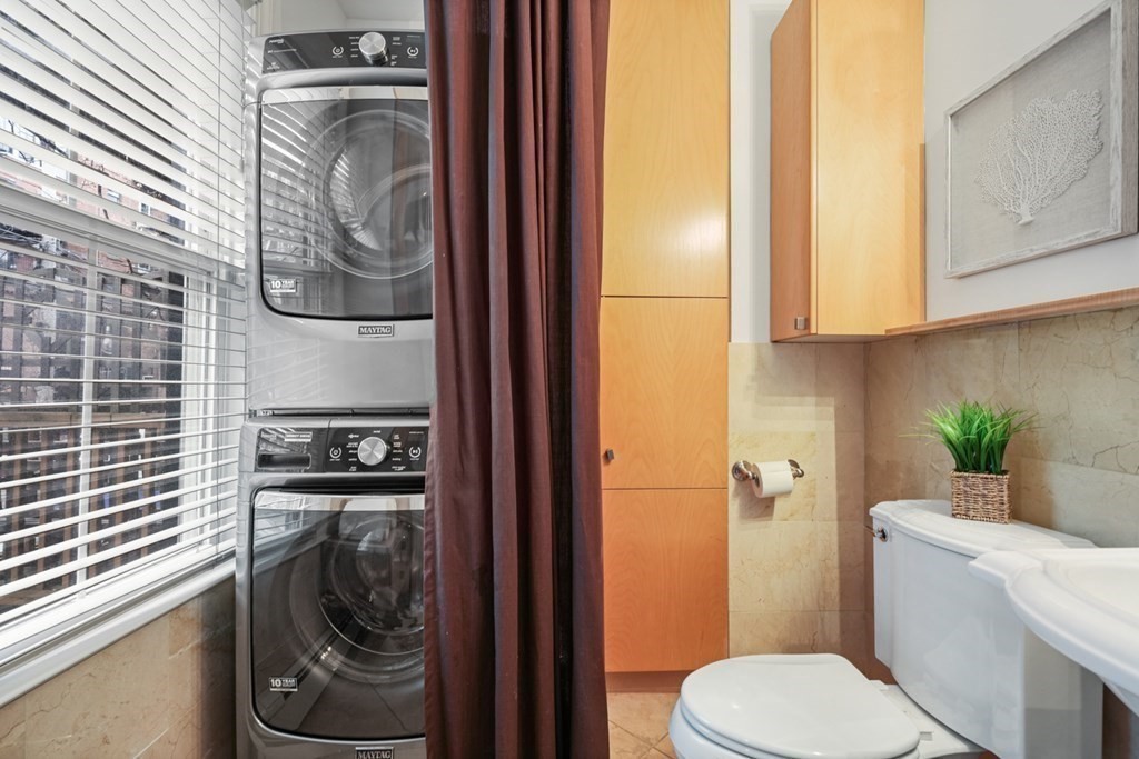 33 East Springfield Street, Unit 1 Boston, MA 02118 - Photo 11 of 31 a bathroom with a toilet and a sink