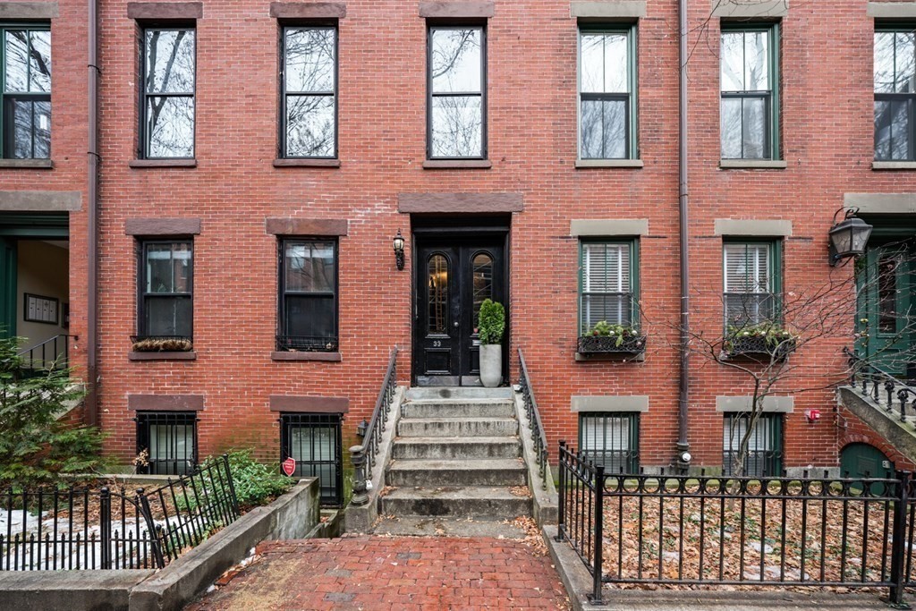 33 East Springfield Street, Unit 1 Boston, MA 02118 - Photo 28 of 31 front view of a brick building