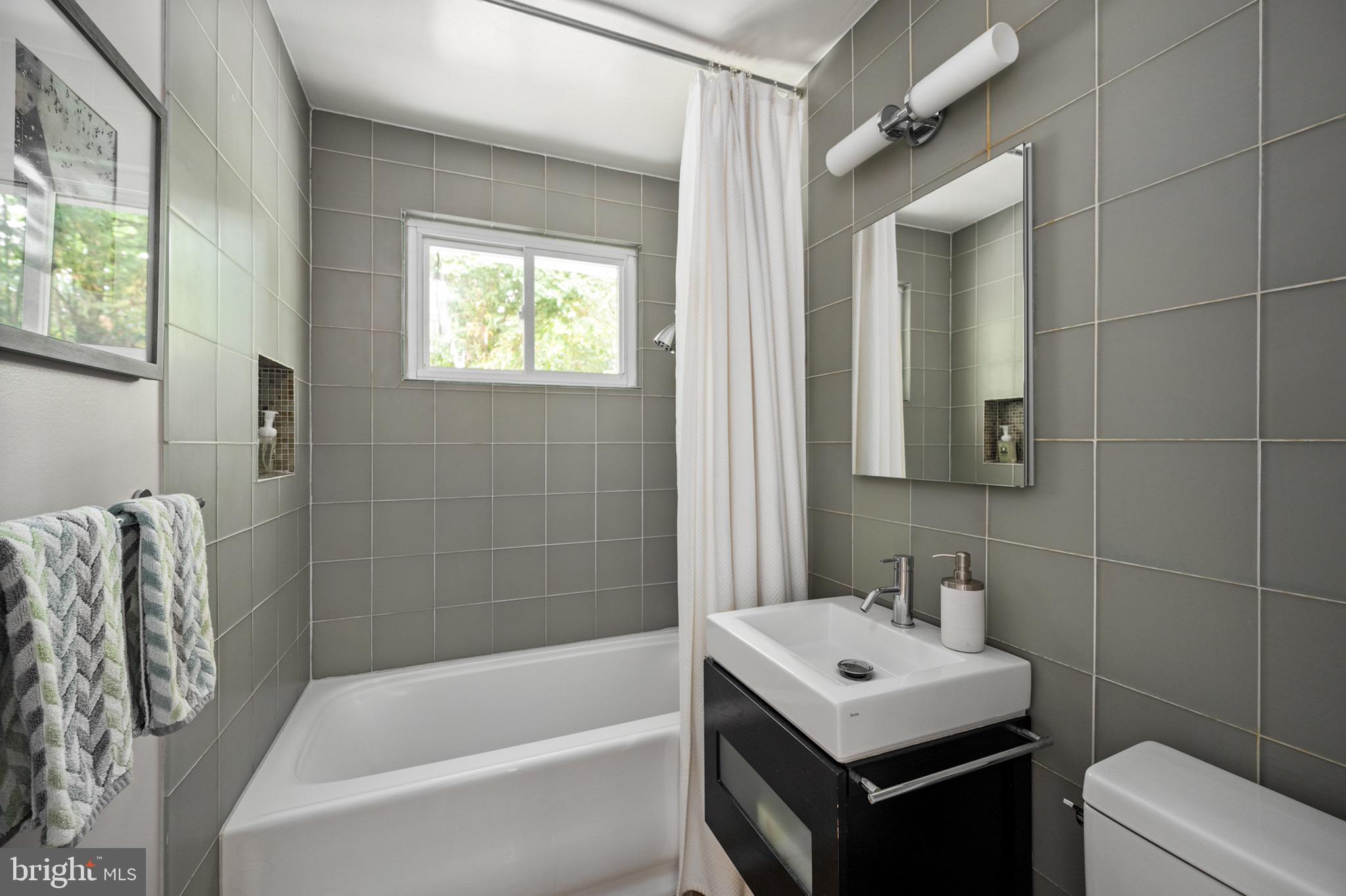 2221 Glasgow Road Alexandria, VA 22307 - Photo 34 of 76