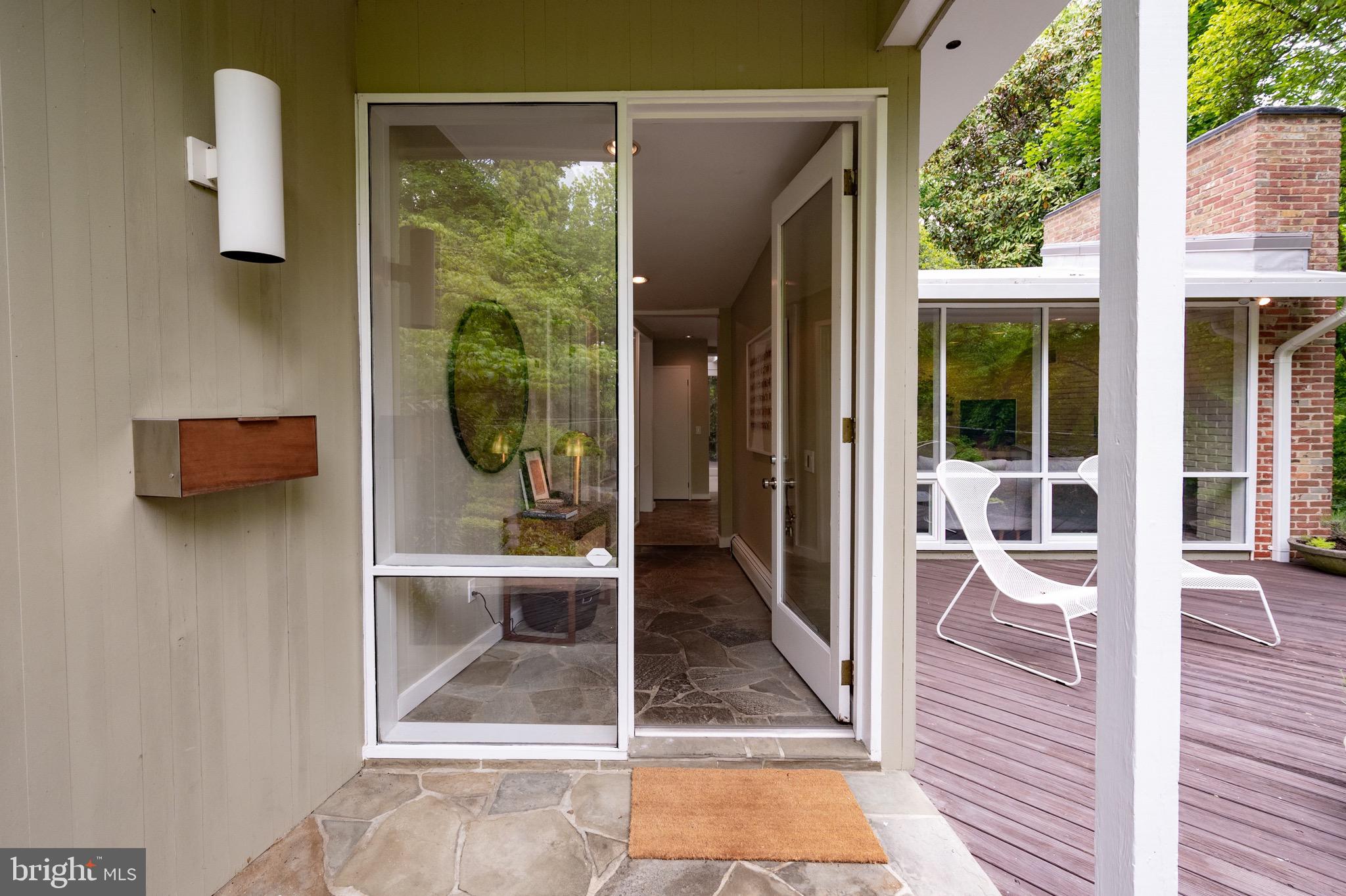 2221 Glasgow Road Alexandria, VA 22307 - Photo 4 of 76