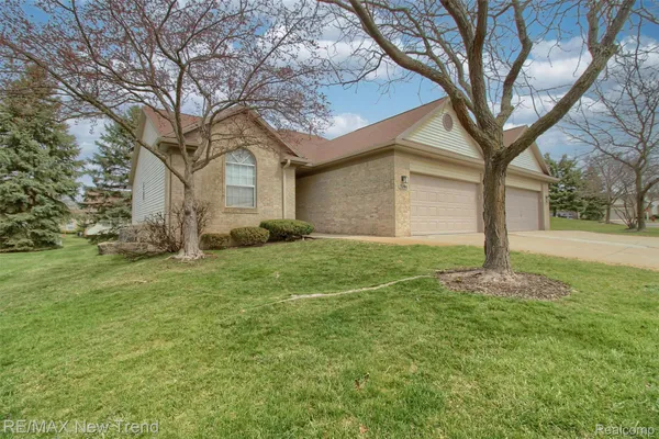 $359,900 | 2191 Pleasant Drive, Walled Lake, MI 48390
