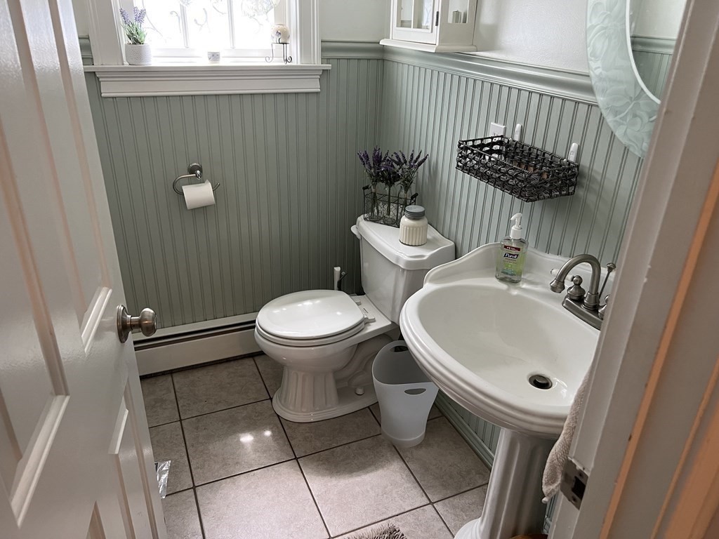 19 Juniper Road Worcester, MA 01602 - Photo 11 of 42 Gallery Image 11