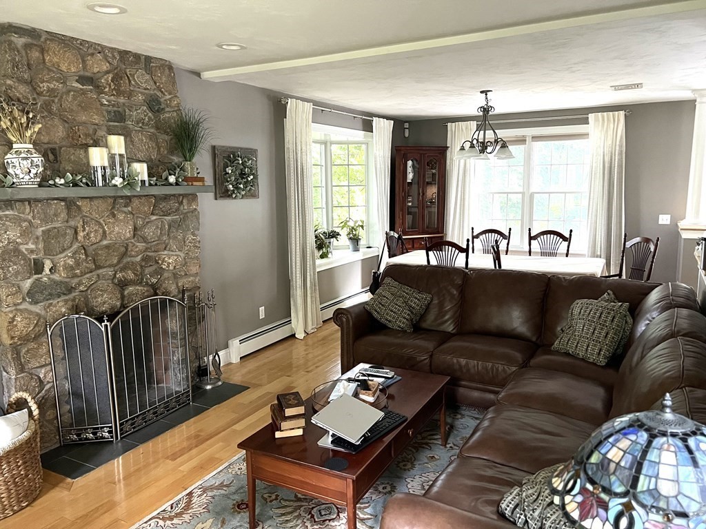 19 Juniper Road Worcester, MA 01602 - Photo 10 of 42 Gallery Image 10