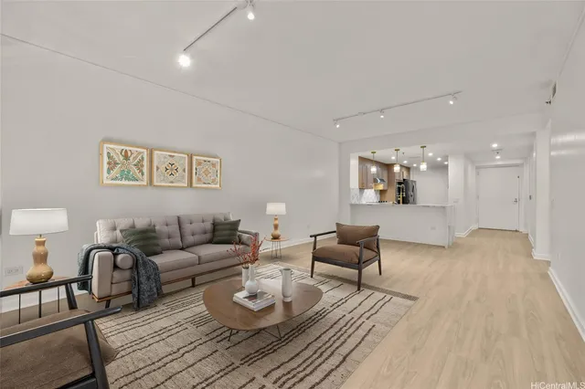 $1,098,000 | 1 Keahole Place, Unit 3304, Honolulu, HI 96825