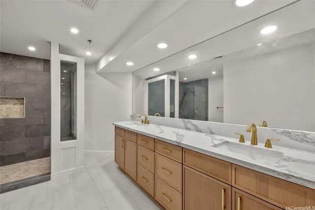 $1,098,000 | 1 Keahole Place, Unit 3304, Honolulu, HI 96825