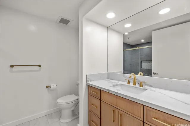 $1,098,000 | 1 Keahole Place, Unit 3304, Honolulu, HI 96825