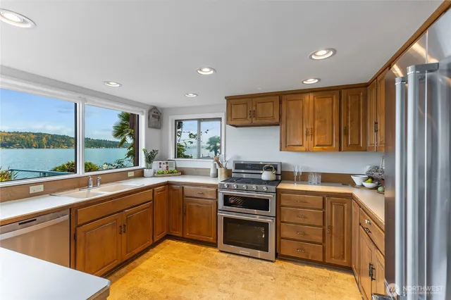 $3,420,000 | 14026 Riviera Place Northeast, Seattle, WA 98125
