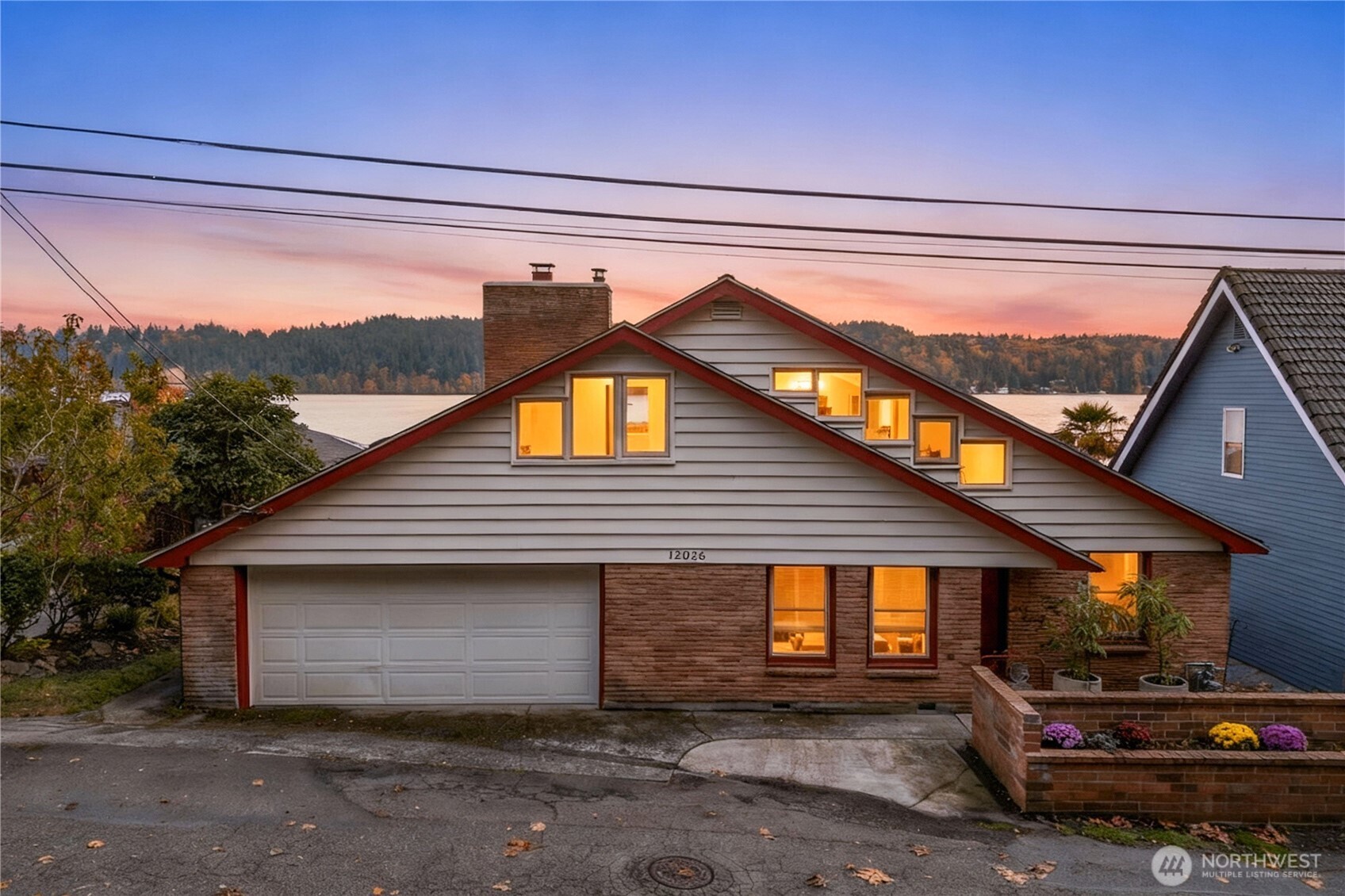 14026 Riviera Place Northeast Seattle, WA 98125 - Photo 8 of 40