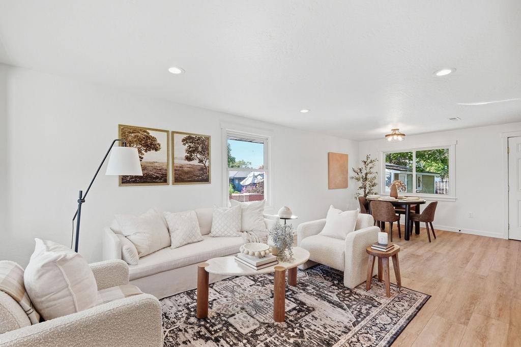 2011 Ella Road Spokane Valley, WA 99212 - Photo 3 of 44 Gallery Image 3