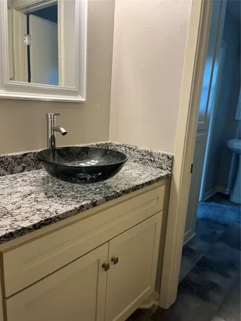$1,750 | 104 Peach Street, Tomball, TX 77375