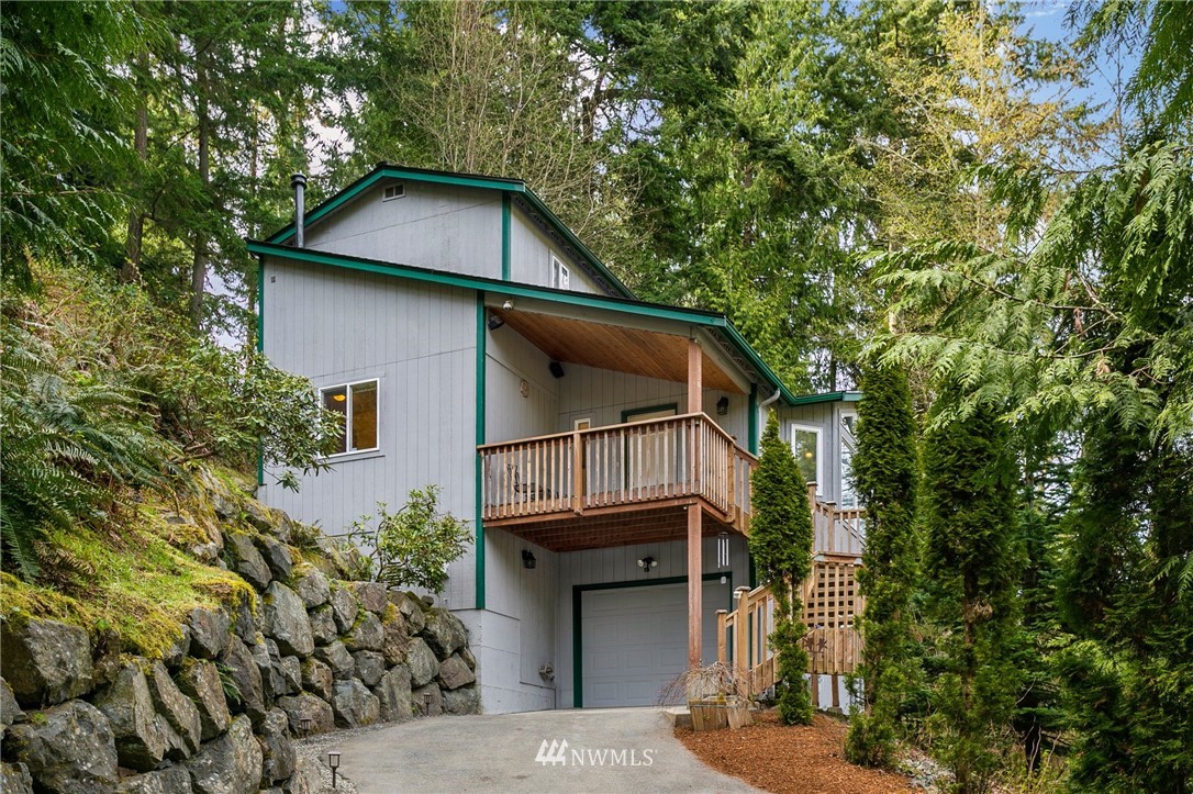 7120 Meadowdale Beach Road Edmonds, WA 98026 - Photo 1 of 31 Gallery Image 1