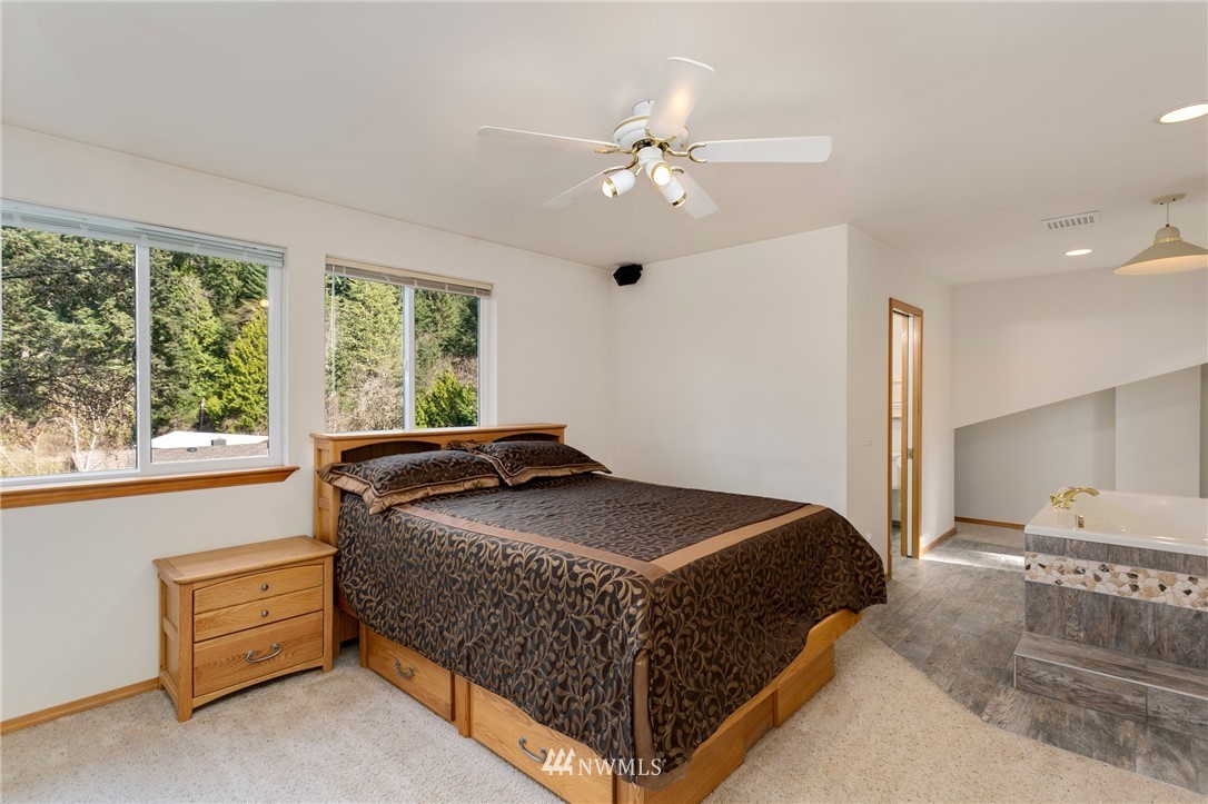 7120 Meadowdale Beach Road Edmonds, WA 98026 - Photo 11 of 31 Gallery Image 11