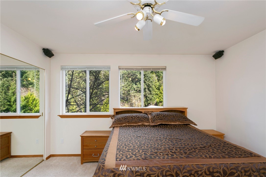 7120 Meadowdale Beach Road Edmonds, WA 98026 - Photo 13 of 31 Gallery Image 13