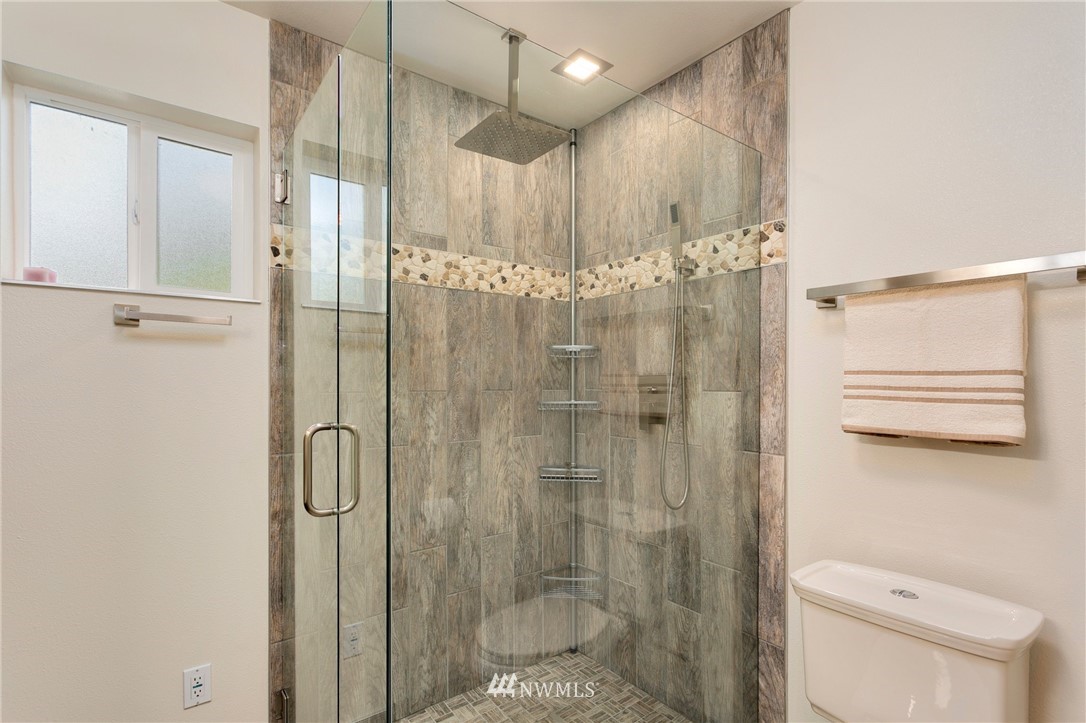 7120 Meadowdale Beach Road Edmonds, WA 98026 - Photo 16 of 31 Gallery Image 16
