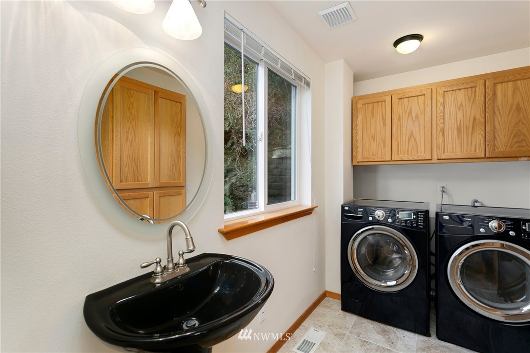 7120 Meadowdale Beach Road Edmonds, WA 98026 - Photo 19 of 31 Gallery Image 19