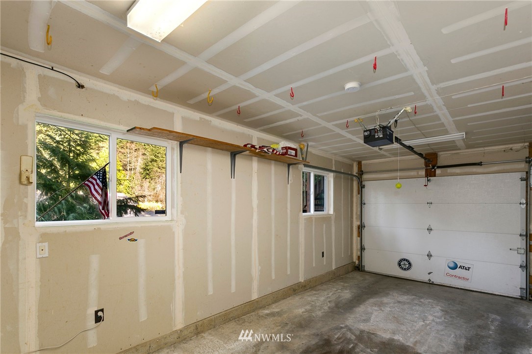 7120 Meadowdale Beach Road Edmonds, WA 98026 - Photo 22 of 31 Gallery Image 22