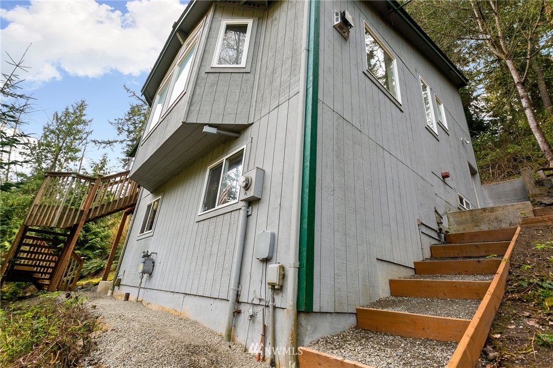 7120 Meadowdale Beach Road Edmonds, WA 98026 - Photo 25 of 31 Gallery Image 25