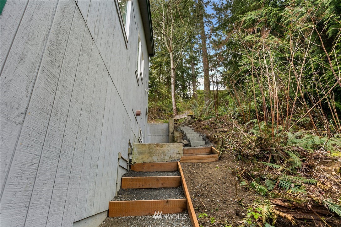 7120 Meadowdale Beach Road Edmonds, WA 98026 - Photo 26 of 31 Gallery Image 26
