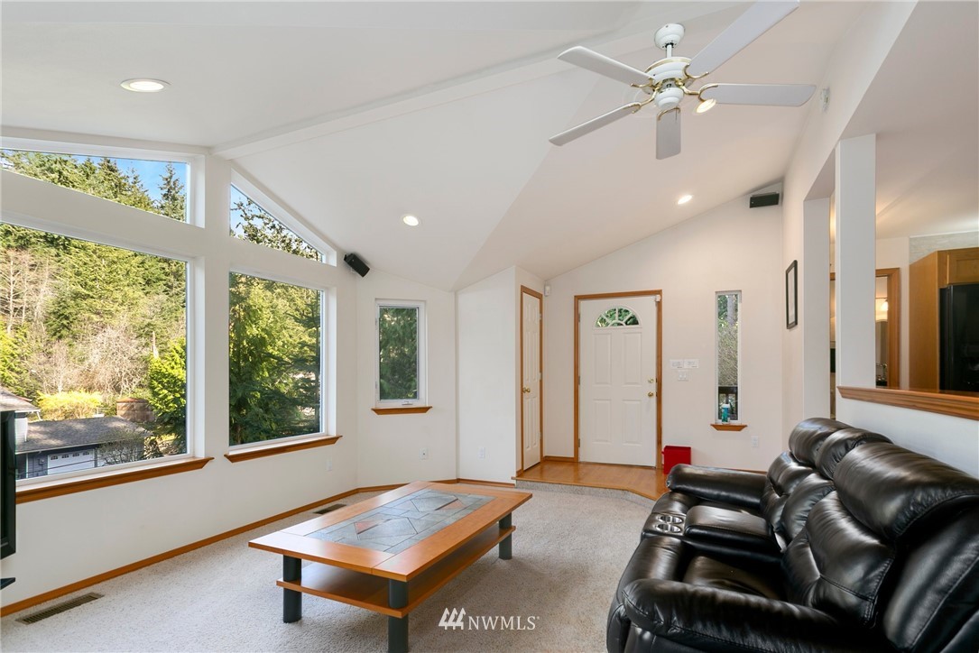 7120 Meadowdale Beach Road Edmonds, WA 98026 - Photo 5 of 31 Gallery Image 5