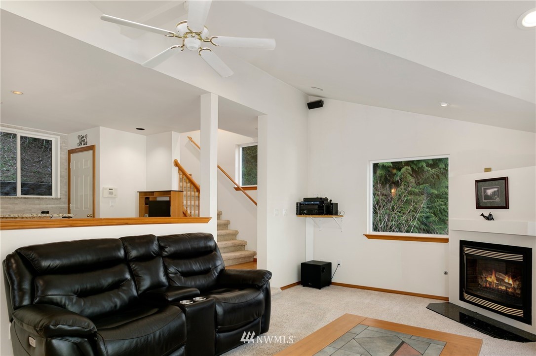 7120 Meadowdale Beach Road Edmonds, WA 98026 - Photo 6 of 31 Gallery Image 6