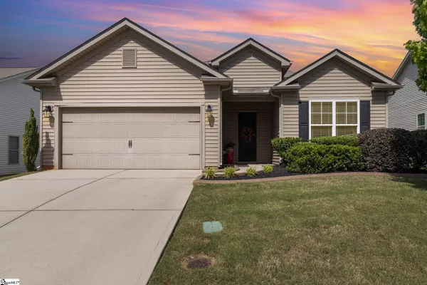 $394,000 | 208 Evansdale Way, Simpsonville, SC 29680