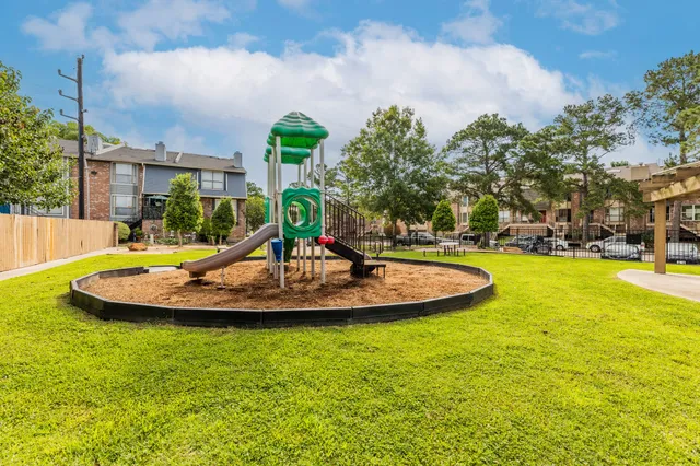 $1,580 | 1902 Place Rebecca Lane, Houston, TX 77090