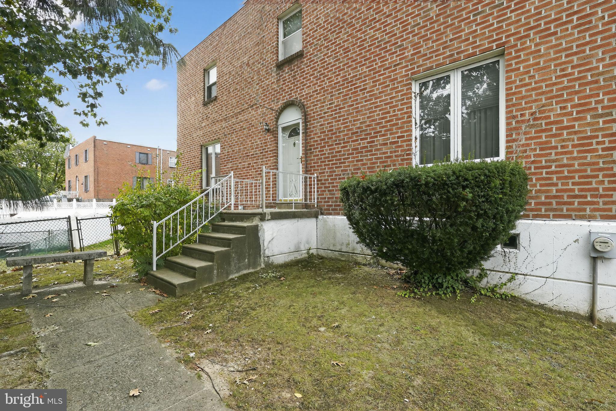 166 Rennard Street Philadelphia, PA 19116 - Photo 2 of 30 Gallery Image 2