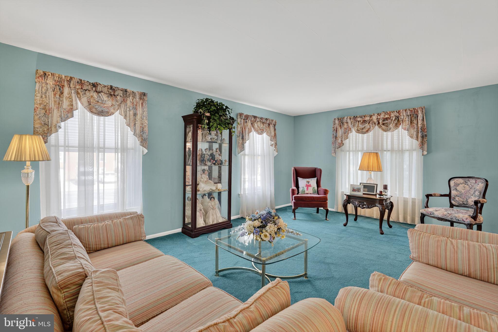 166 Rennard Street Philadelphia, PA 19116 - Photo 5 of 30 Gallery Image 5