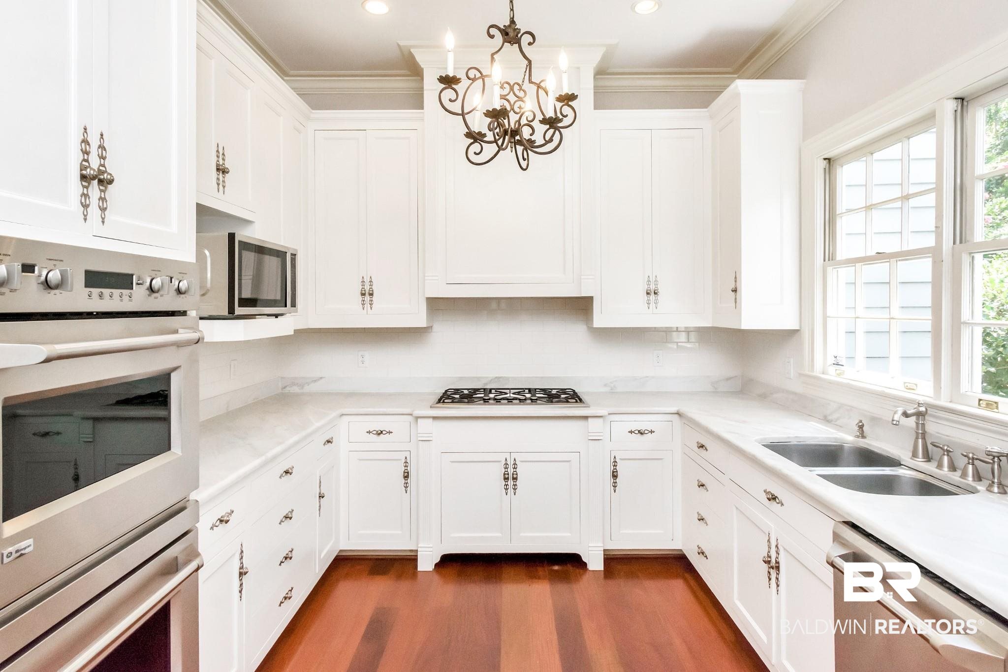 1915 Old Shell Road Mobile, AL 36607 - Photo 20 of 38