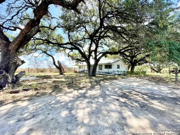 $375,000 | 284 County Road 6612, Devine, TX 78016
