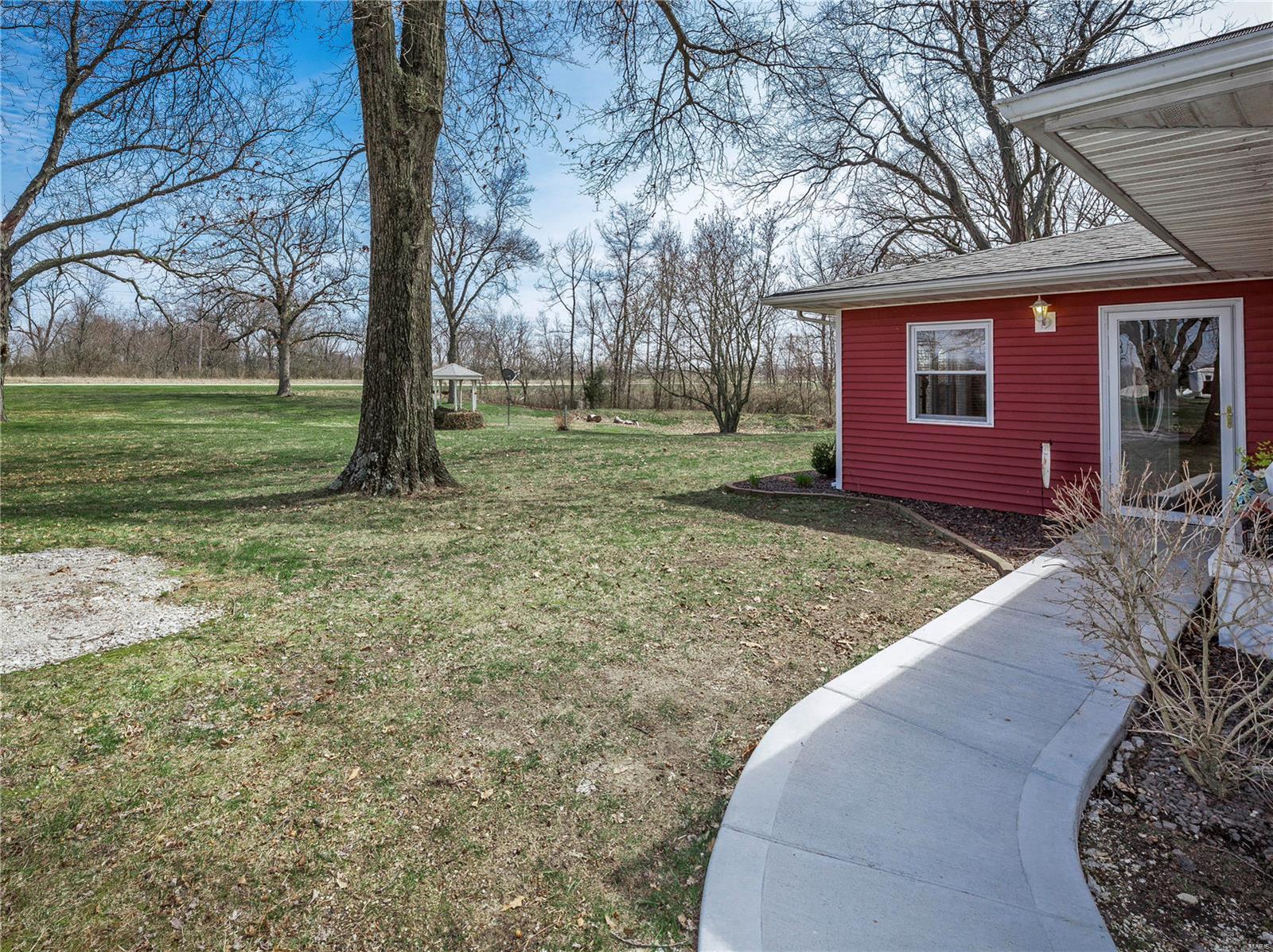 3939 Rte 66 Mount Olive, IL 62069 - Photo 5 of 39