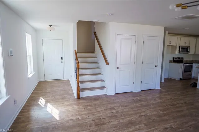 $325,000 | 841 Sage Hl Drive, Jamestown, NC 27282