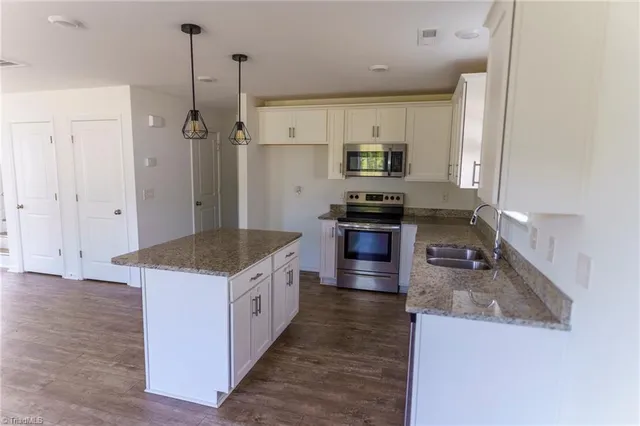 $325,000 | 841 Sage Hl Drive, Jamestown, NC 27282