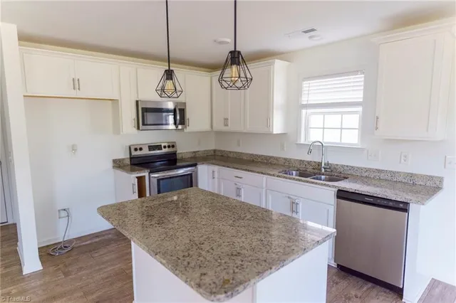 $325,000 | 841 Sage Hl Drive, Jamestown, NC 27282