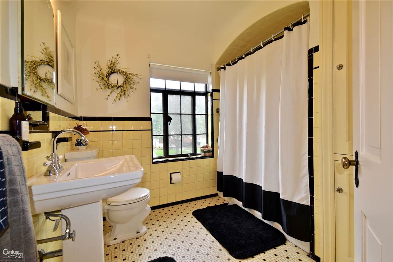 1779 Littlestone Road Grosse Pointe Woods, MI 48236 - Photo 21 of 28