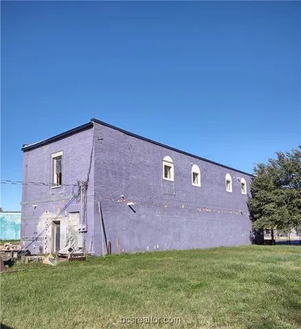 $425,000 | 701 Main Street, Calvert, TX 77837