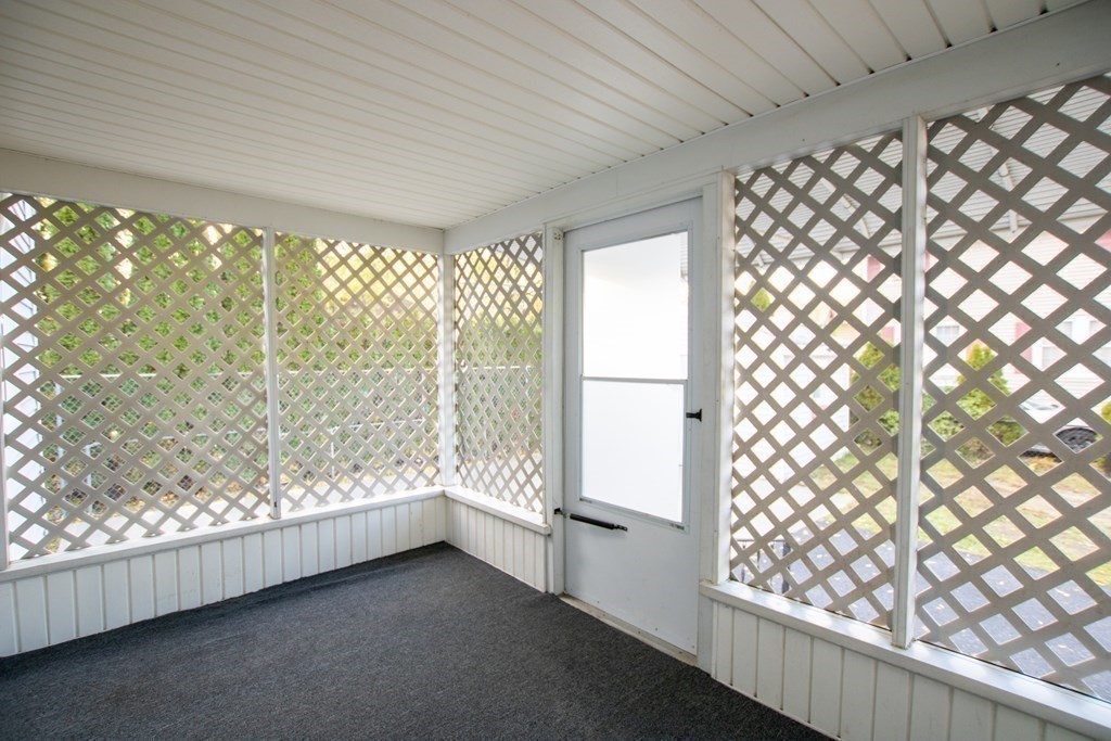 146 Davis Street Springfield, MA 01104 - Photo 13 of 15 a view of a room