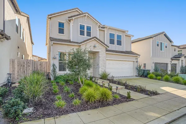 $639,000 | 2944 Vermont Avenue, Clovis, CA 93619