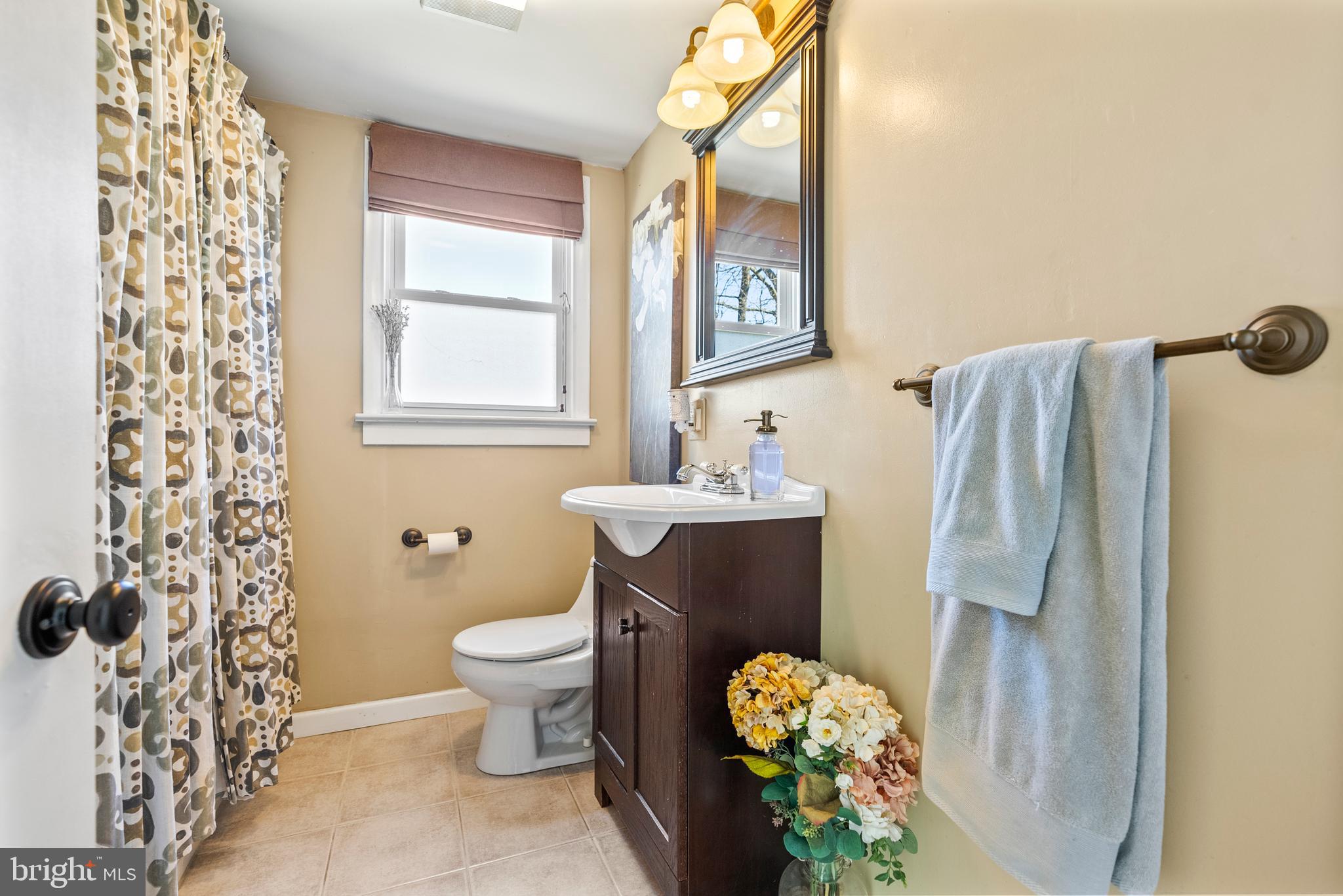 41 Pine Street Beverly, NJ 08010 - Photo 17 of 31 a bathroom with a sink toilet and shower