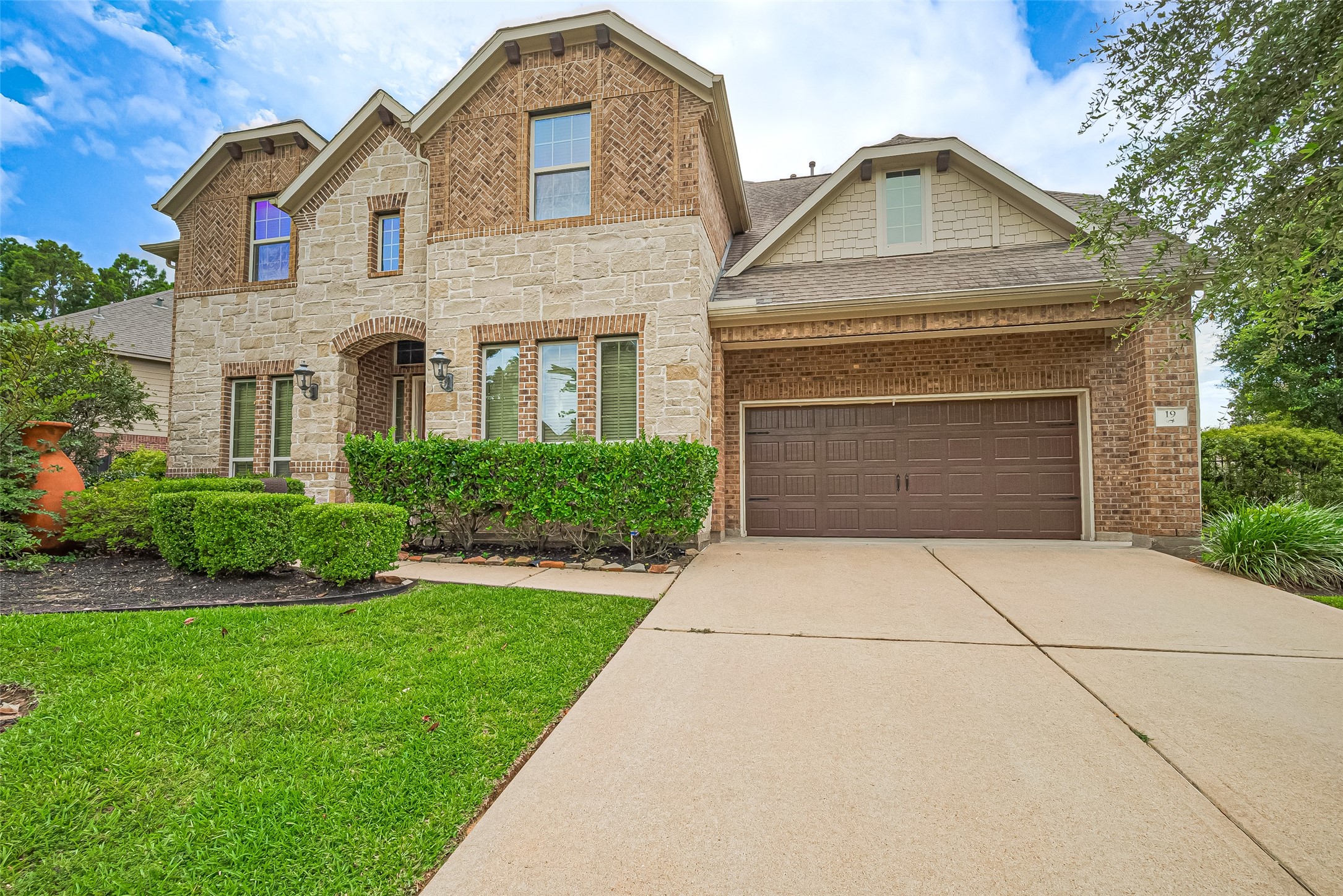 19 Sandwell Place Spring, TX 77389 - Photo 2 of 50 Welcome to 19 Sandwell Place!