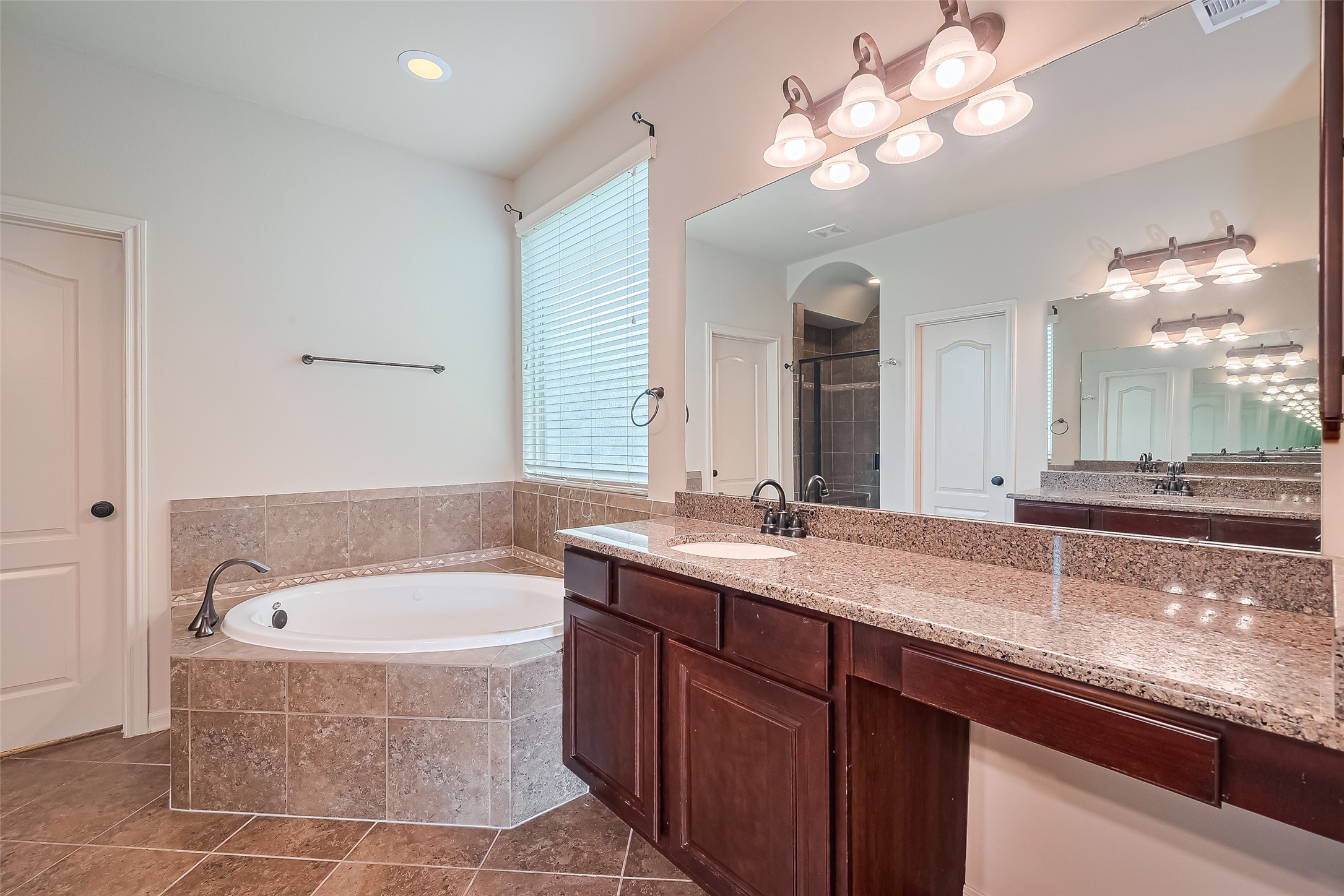 19 Sandwell Place Spring, TX 77389 - Photo 25 of 50