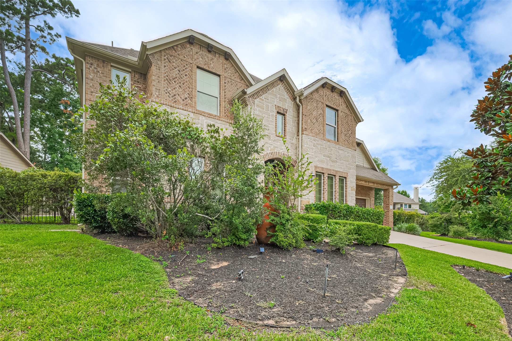 19 Sandwell Place Spring, TX 77389 - Photo 3 of 50