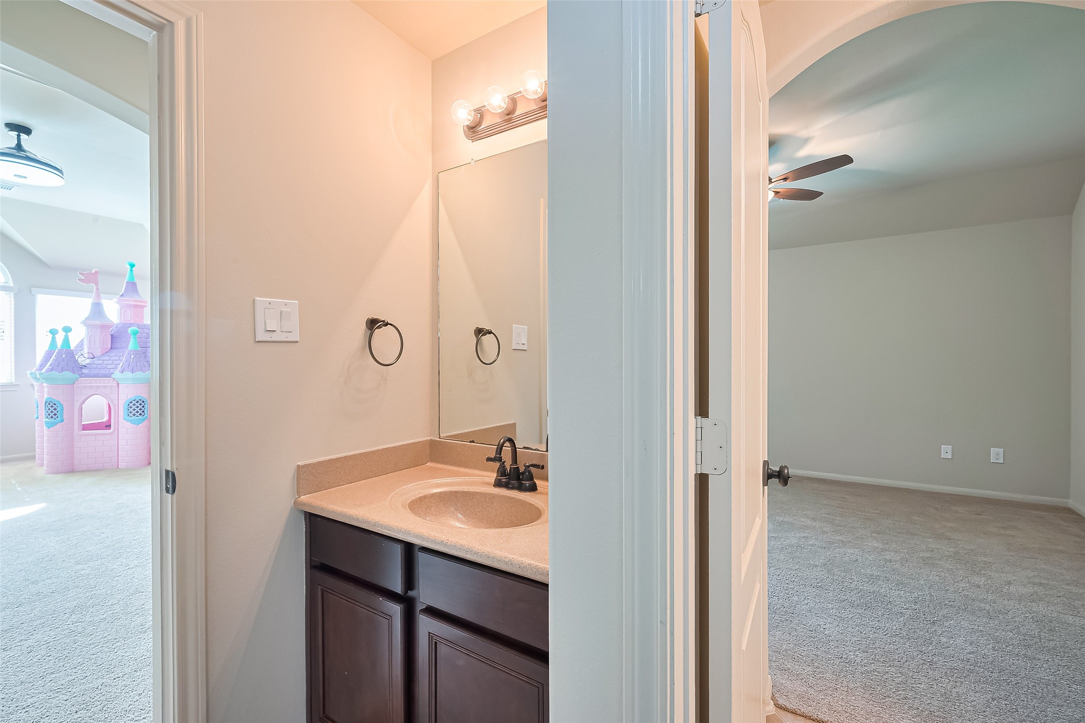 19 Sandwell Place Spring, TX 77389 - Photo 42 of 50 Hollywood bath includes an extra vanity, perfect for flexibility and convenience.